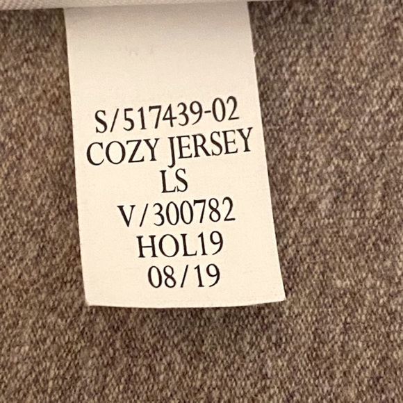 Banana Republic Men's Henley in Oatmeal - Picture 9 of 10